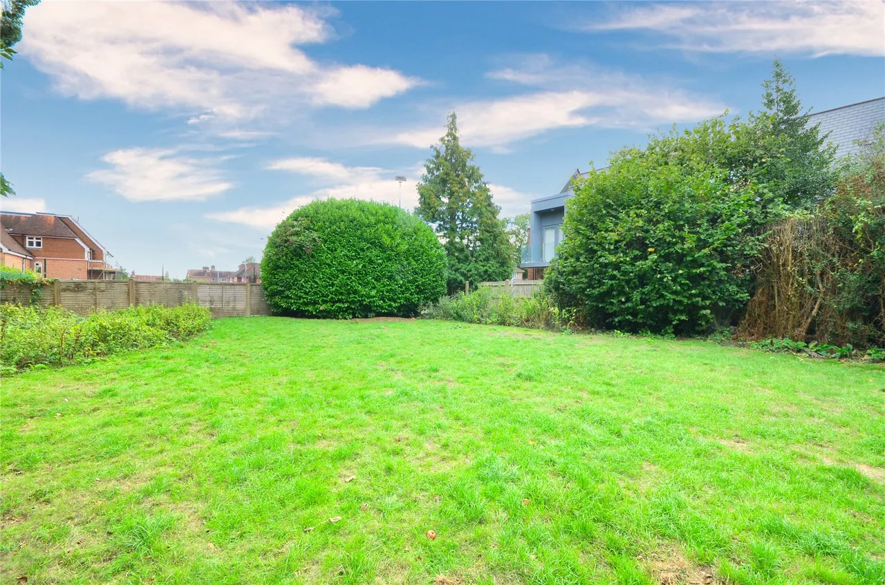 Judges Close, East Grinstead, RH19, photo 14