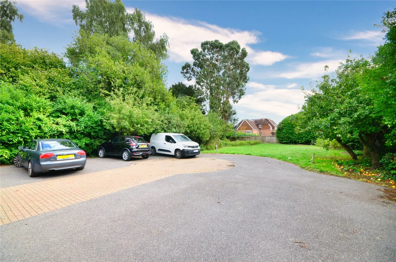 Judges Close, East Grinstead, RH19, photo 7