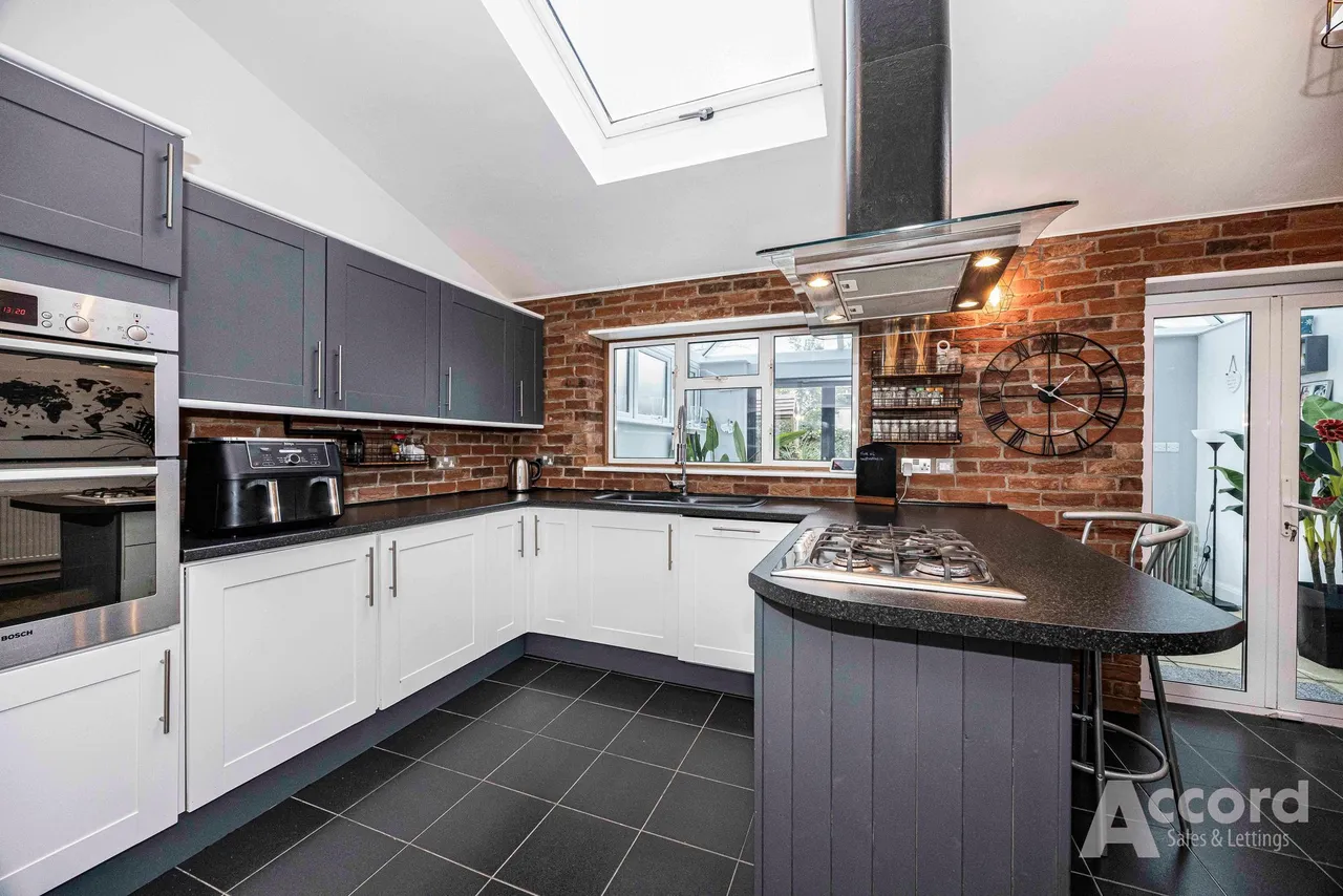 Esk Way, Romford, RM1, photo 2