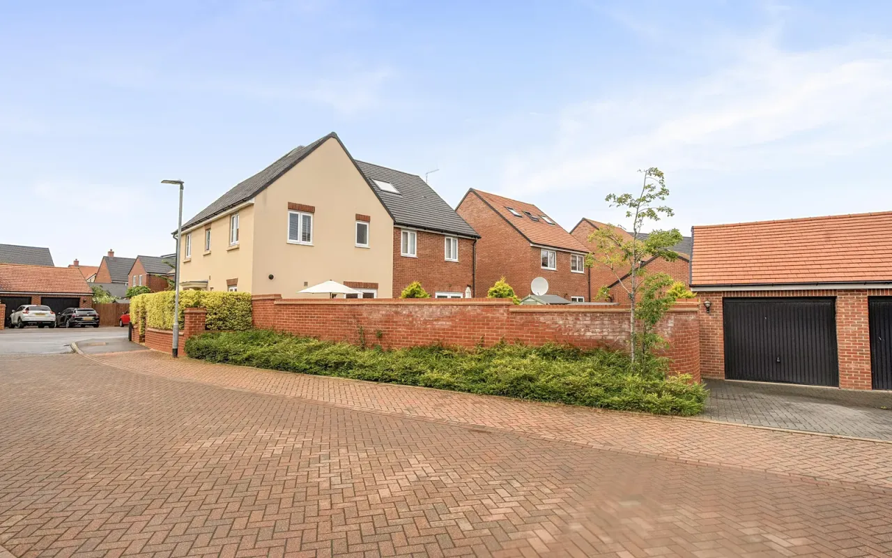 Sutherland Lane, Bedford, photo 19