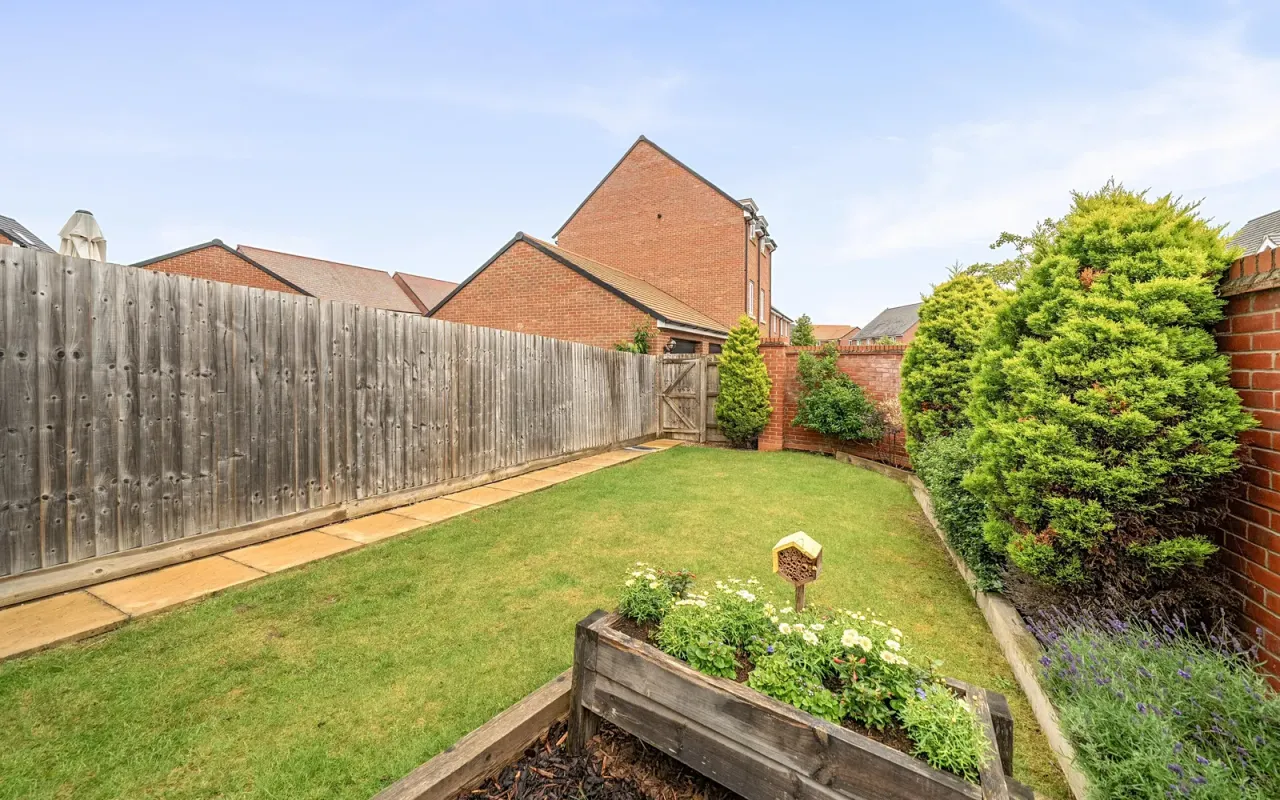Sutherland Lane, Bedford, photo 16