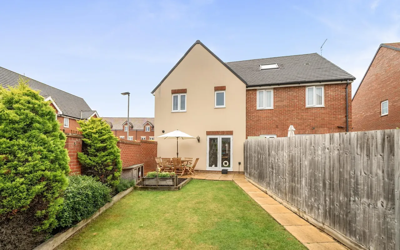 Sutherland Lane, Bedford, photo 17