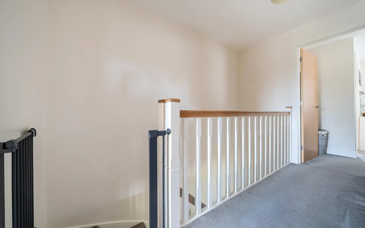 Sutherland Lane, Bedford, photo 11