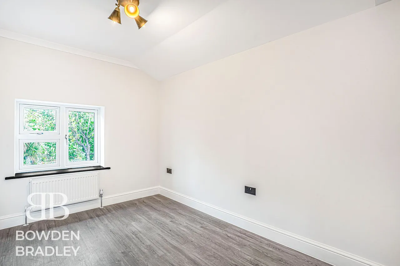 Tomswood Hill, Hainault, IG6, photo 60