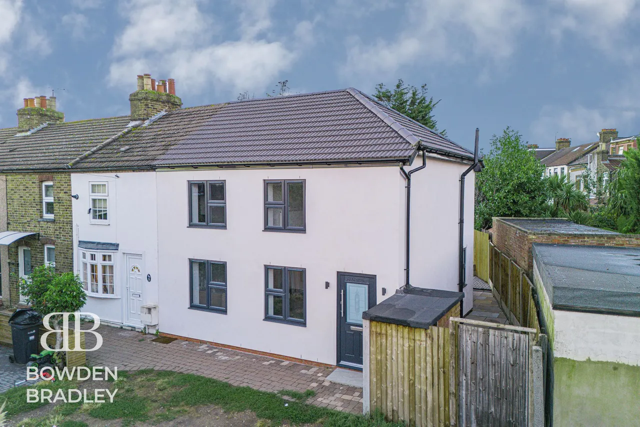 Tomswood Hill, Hainault, IG6, photo 34