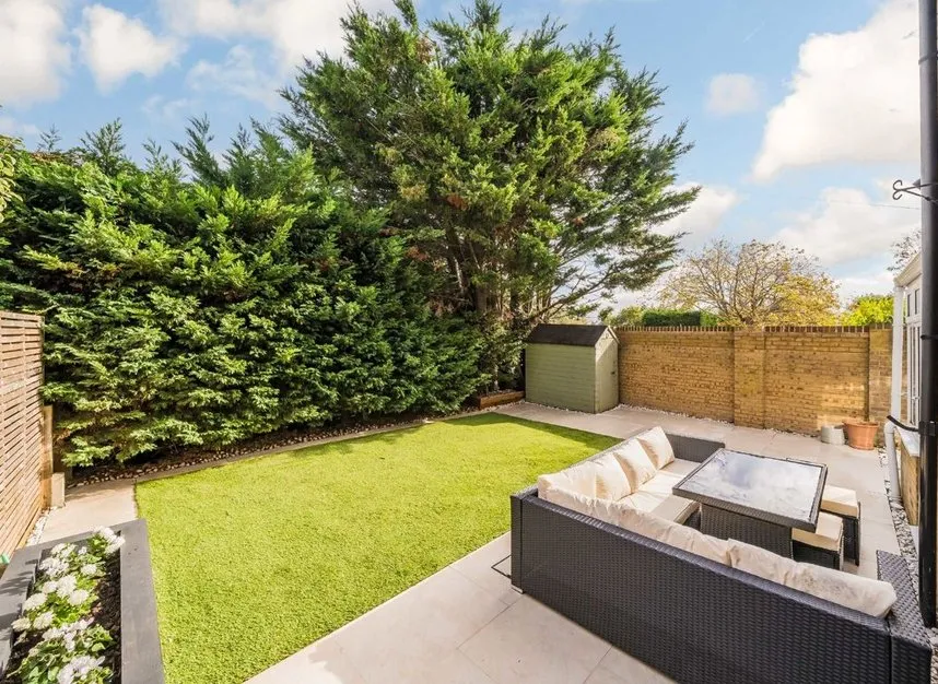 Peregrine Road, Sunbury-On-Thames, TW16, photo 4