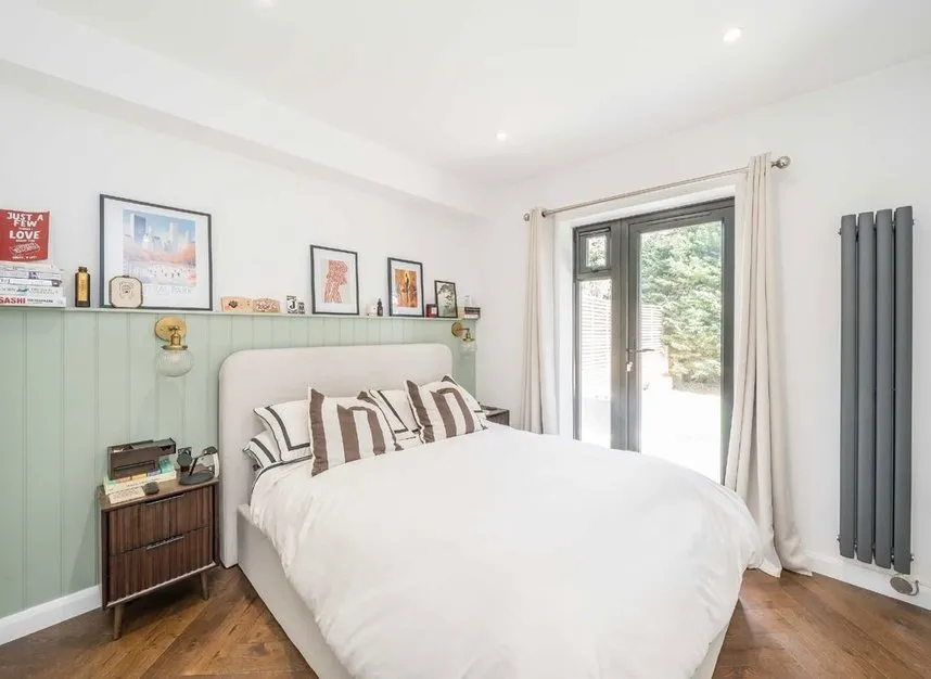 Peregrine Road, Sunbury-On-Thames, TW16, photo 3