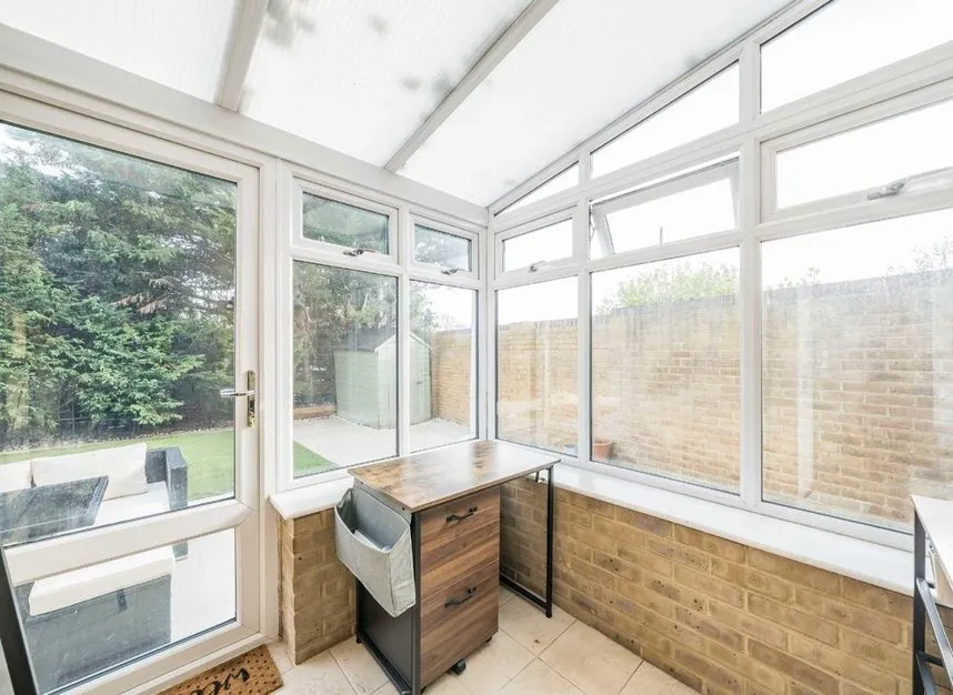 Peregrine Road, Sunbury-On-Thames, TW16, photo 6