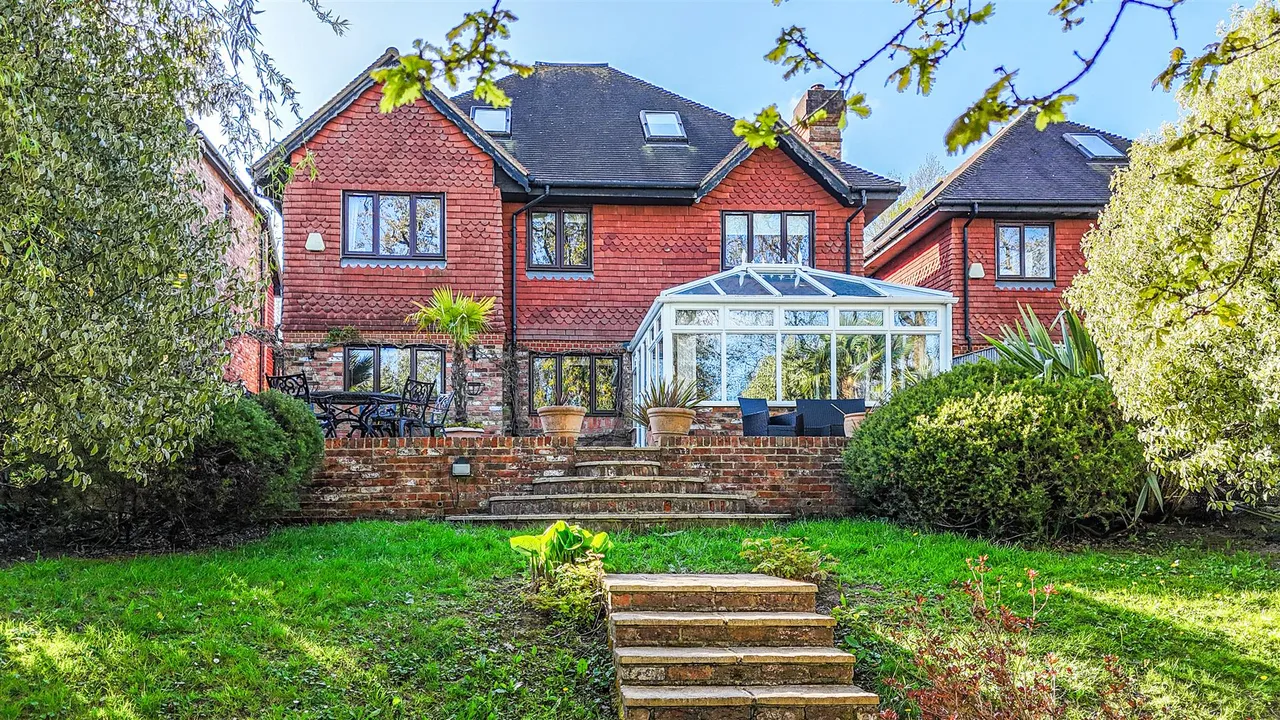 5 bed house for sale — Thorntree Close, Heathfield, TN21 0YE