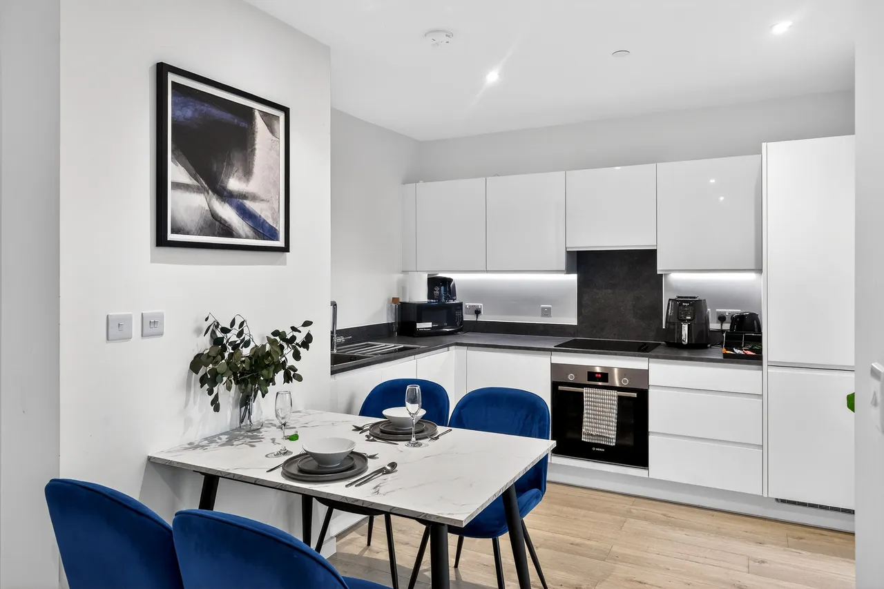 Silvertown Way, London, E16, photo 6