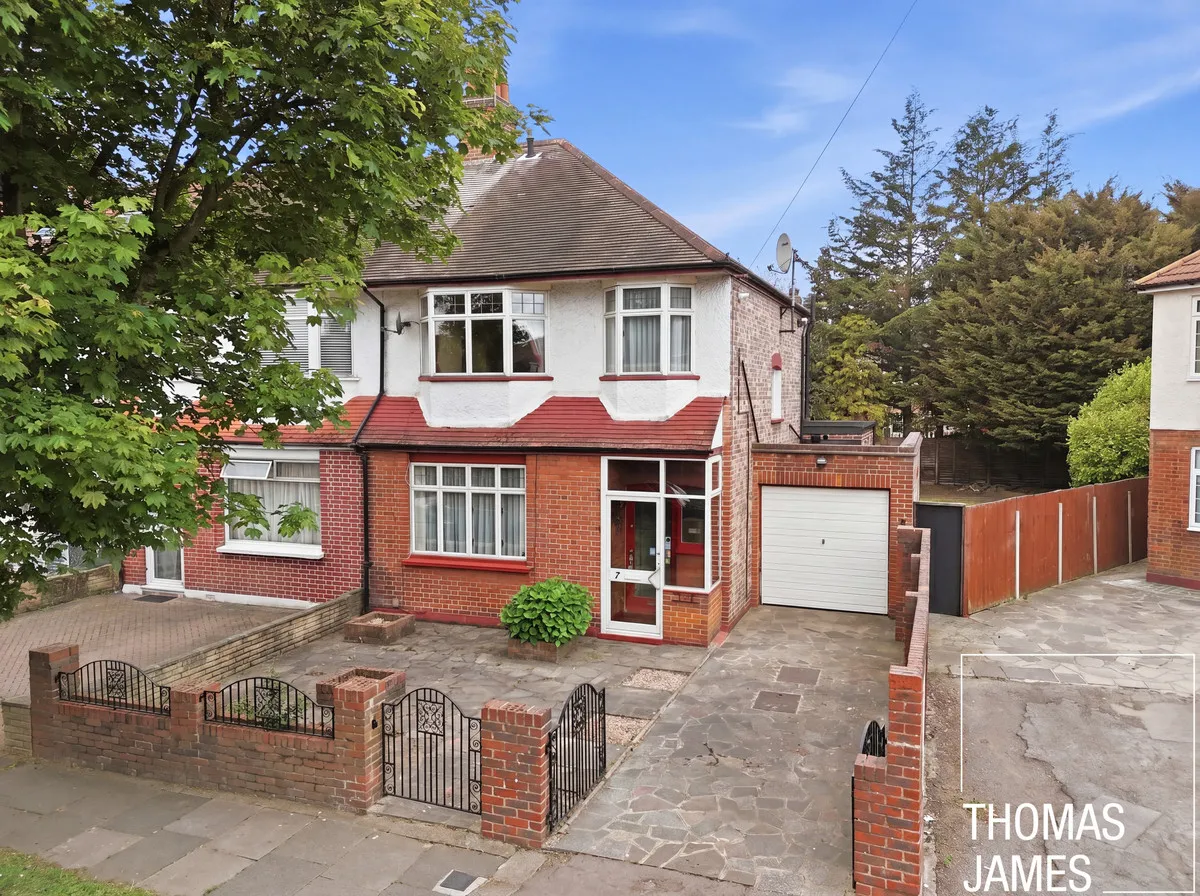 London, N13, photo 21