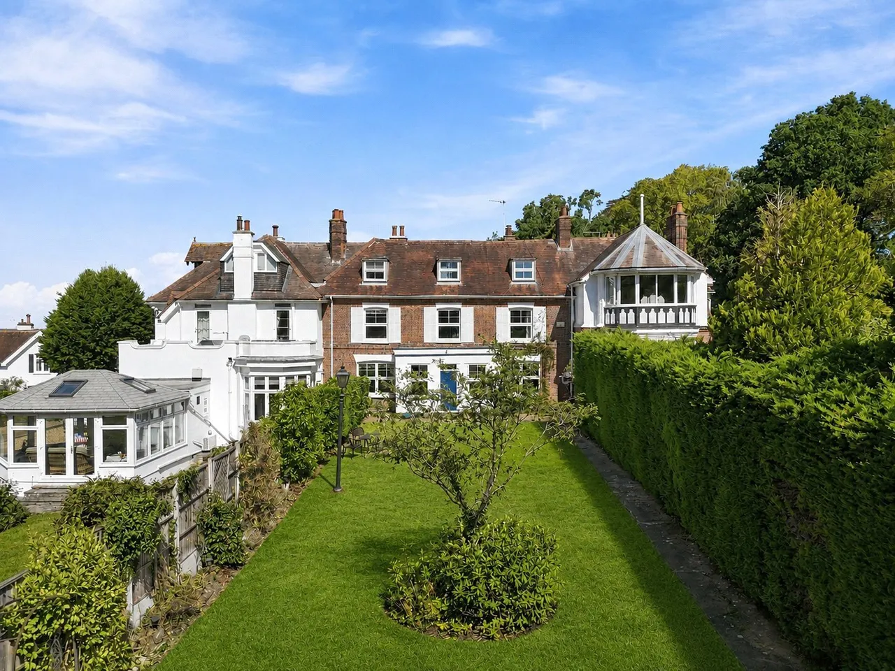 6 bed property for sale, Goldsmiths, South Hill, SS16