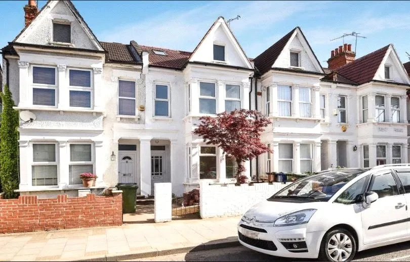 3 bed flat for sale, Vaughan Road, Harrow, HA1