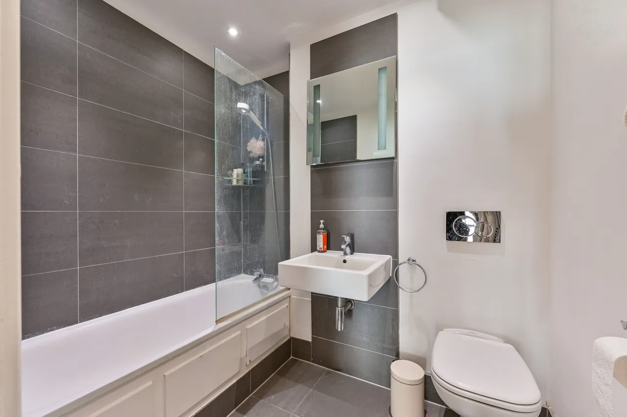 Flat 8, Fashion Apartments, London, photo 6