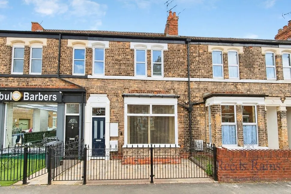 3 bed house for sale — Brook Street, Selby, North Yorkshire, YO8