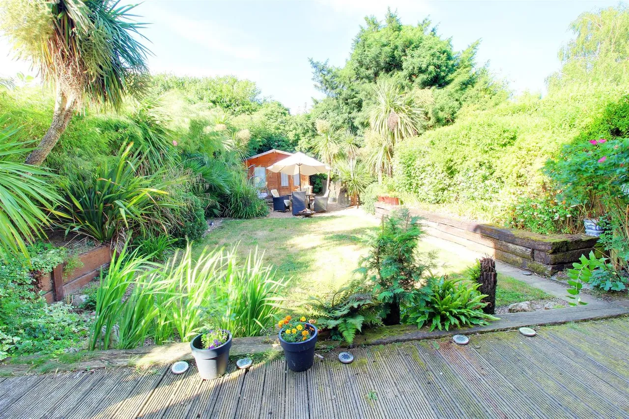Northaw Road West, Northaw, Hertfordshire EN6 4NW, photo 4