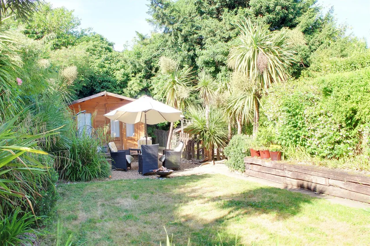 Northaw Road West, Northaw, Hertfordshire EN6 4NW, photo 25