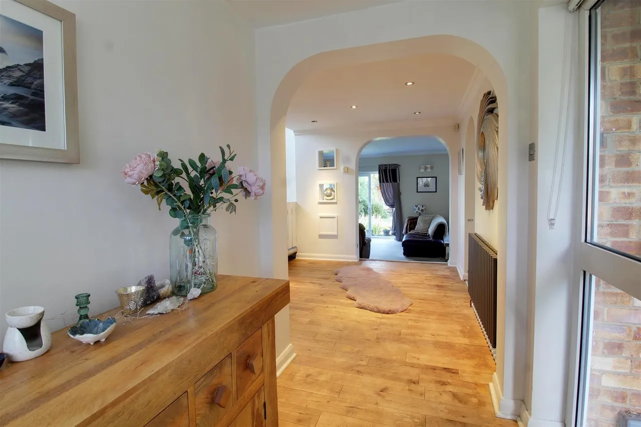 Northaw Road West, Northaw, Hertfordshire EN6 4NW, photo 15