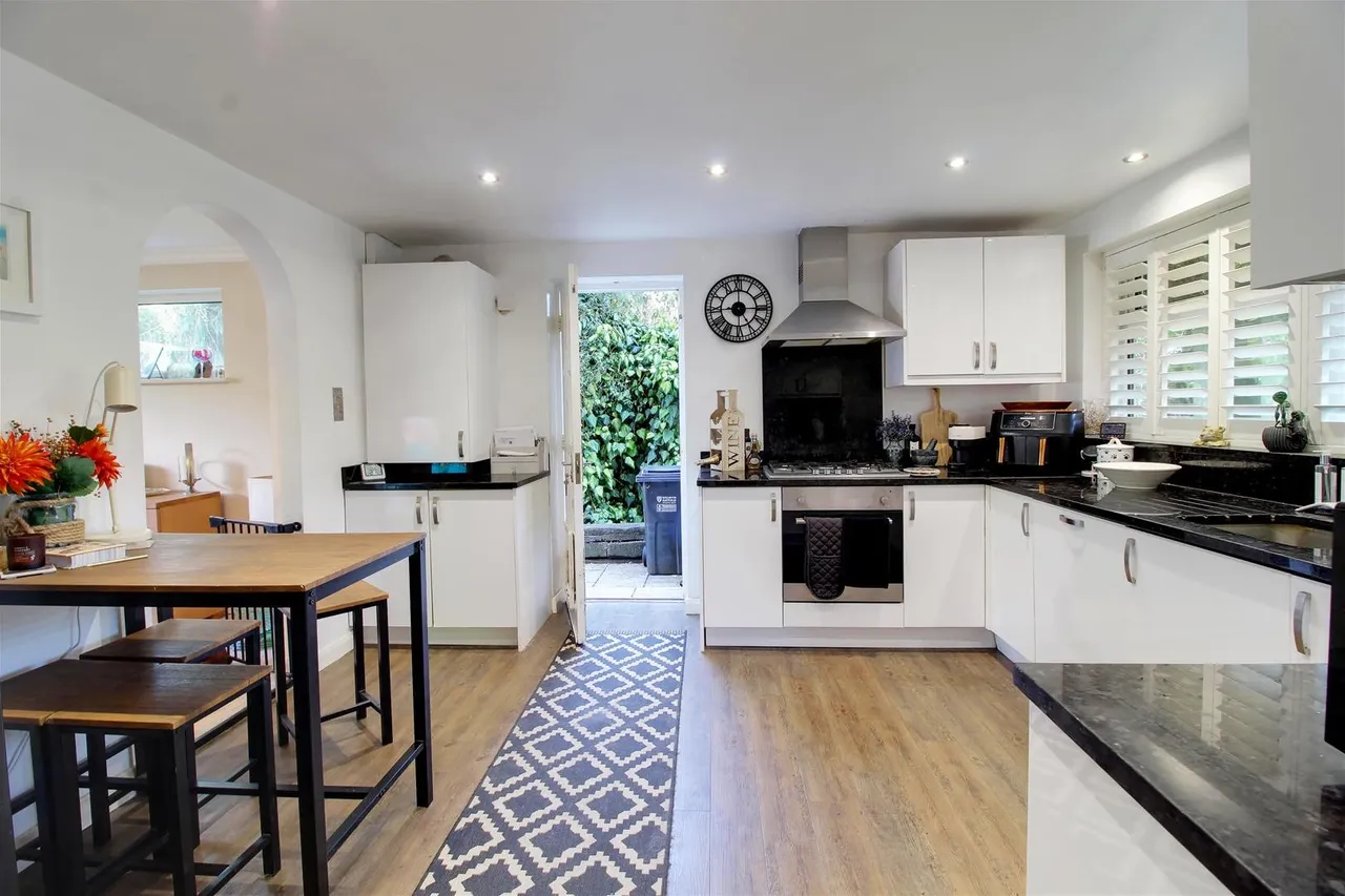 Northaw Road West, Northaw, Hertfordshire EN6 4NW, photo 3