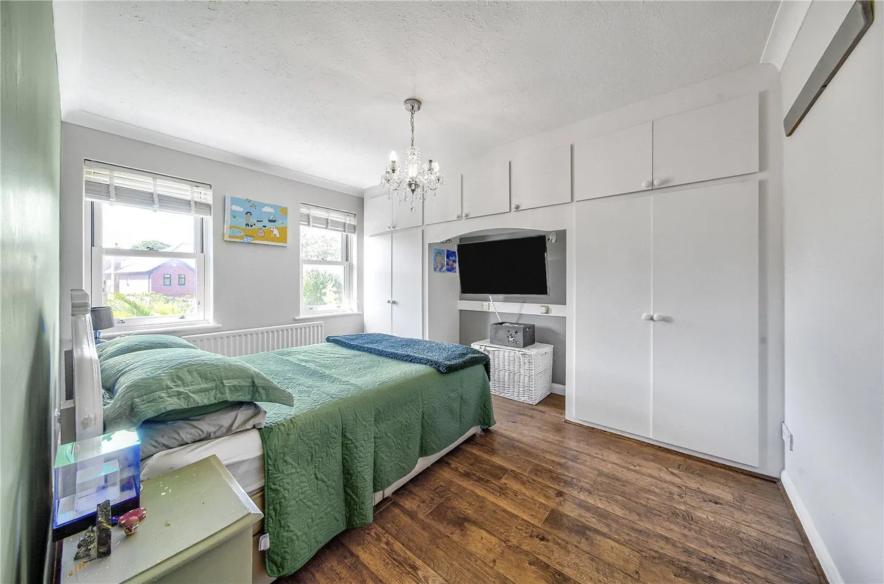 Set for family and entertaining! Cinema room, bar, photo 17