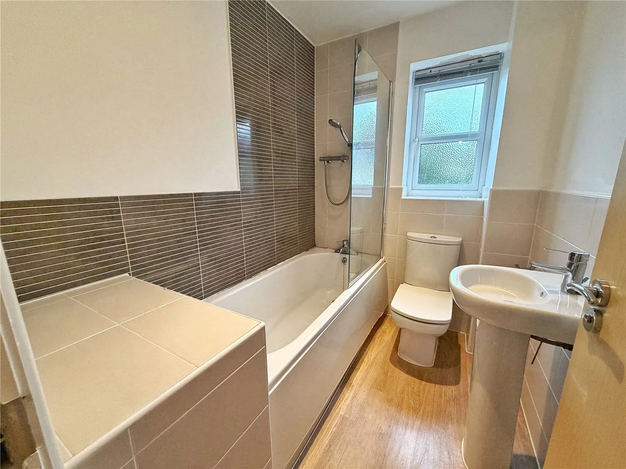 Viscount Drive, Rhodes, M24, photo 12