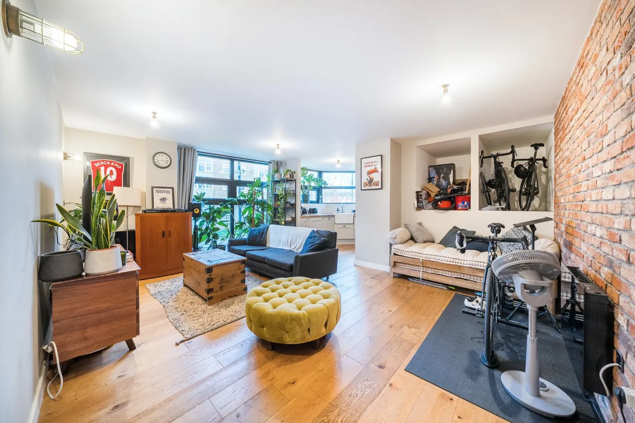 2 bed flat for sale — Northbourne Road, Clapham, London, SW4