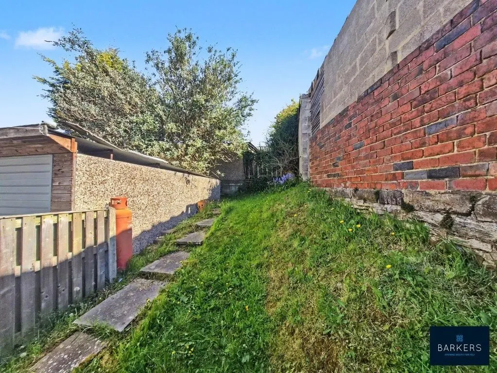 Meadow Bank, Dewsbury WF13 3SL, photo 14