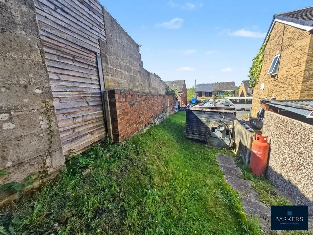 Meadow Bank, Dewsbury WF13 3SL, photo 13