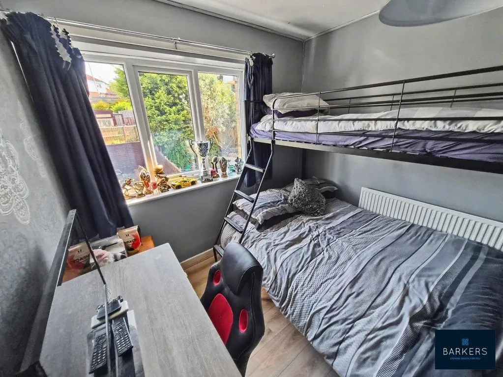 Meadow Bank, Dewsbury WF13 3SL, photo 8
