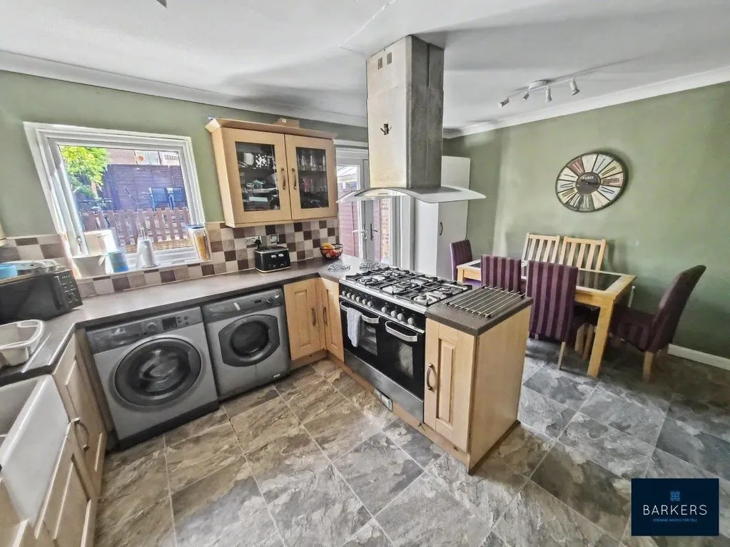 Meadow Bank, Dewsbury WF13 3SL, photo 3