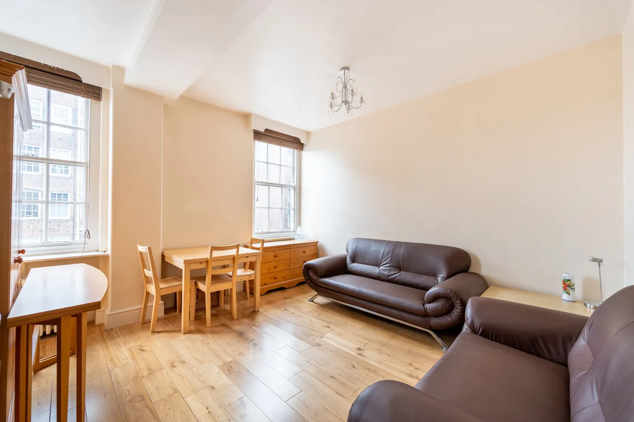1 bed flat to rent — 97a Queens Court, 15 Queensway, London