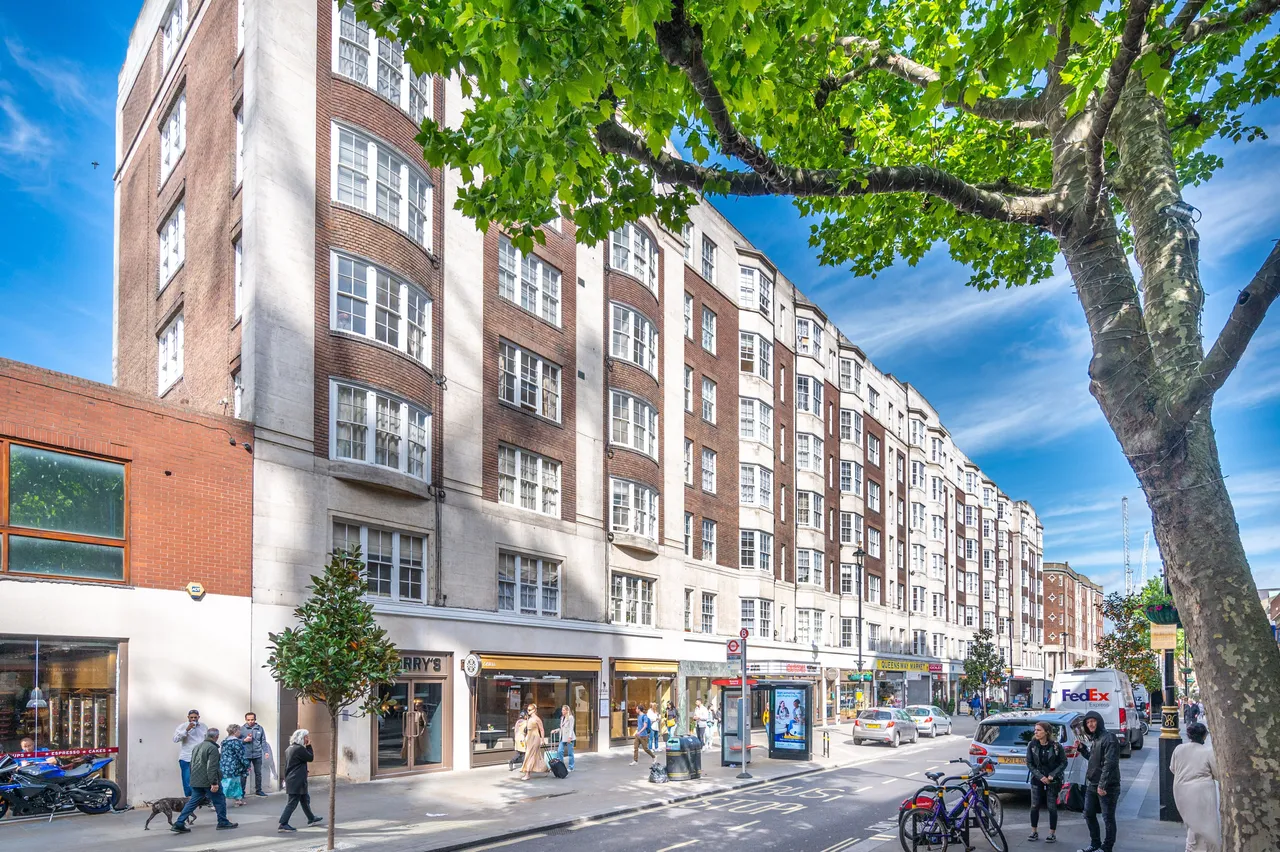 97a Queens Court, 15 Queensway, London, photo 2