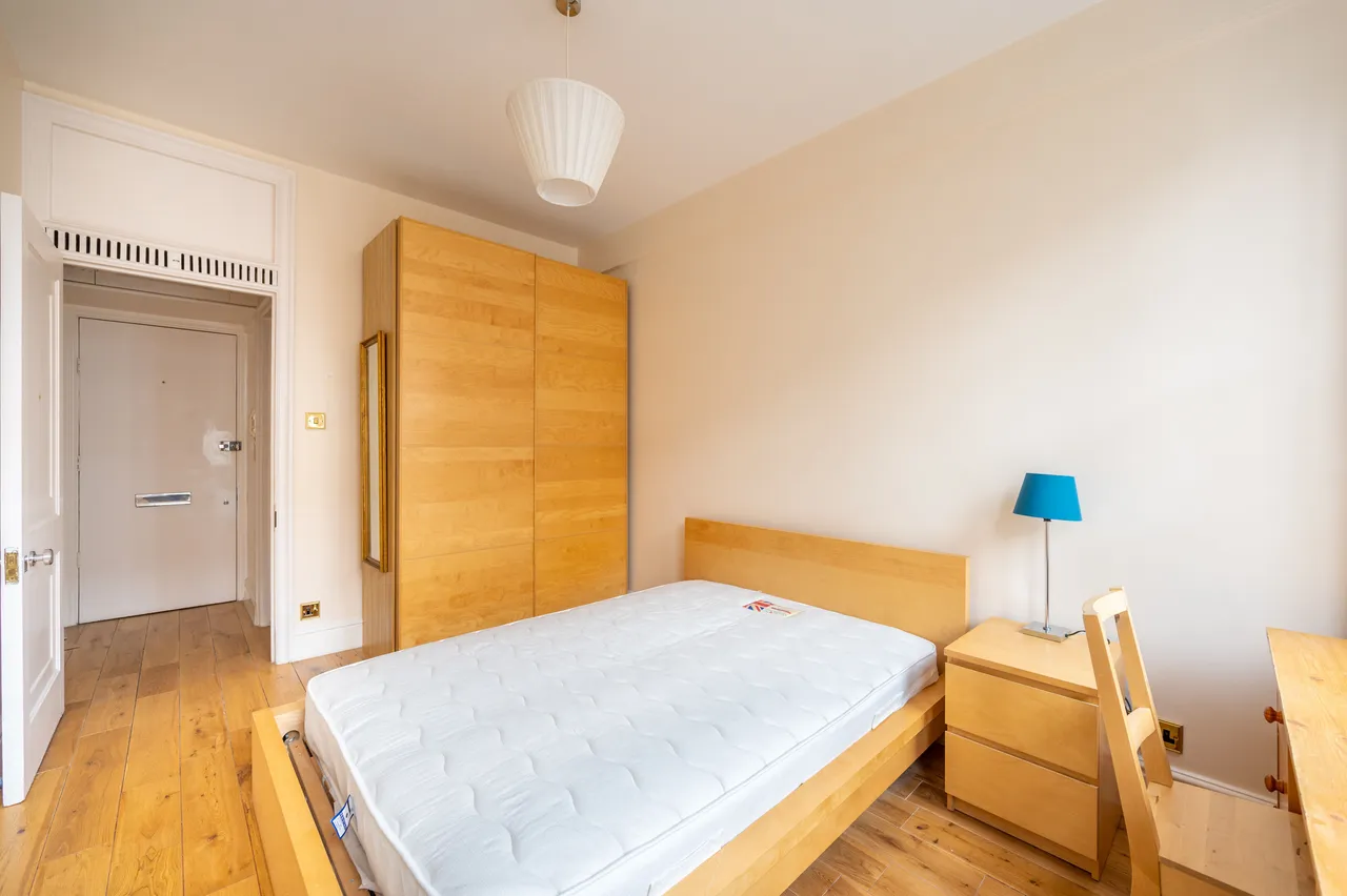 97a Queens Court, 15 Queensway, London, photo 5