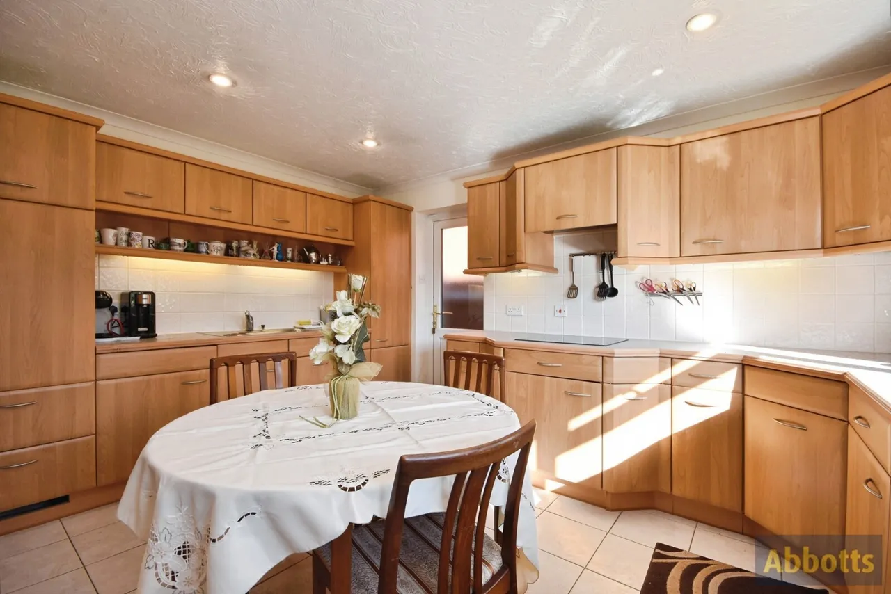 Clarence Road, Rayleigh, Essex, SS6, photo 17