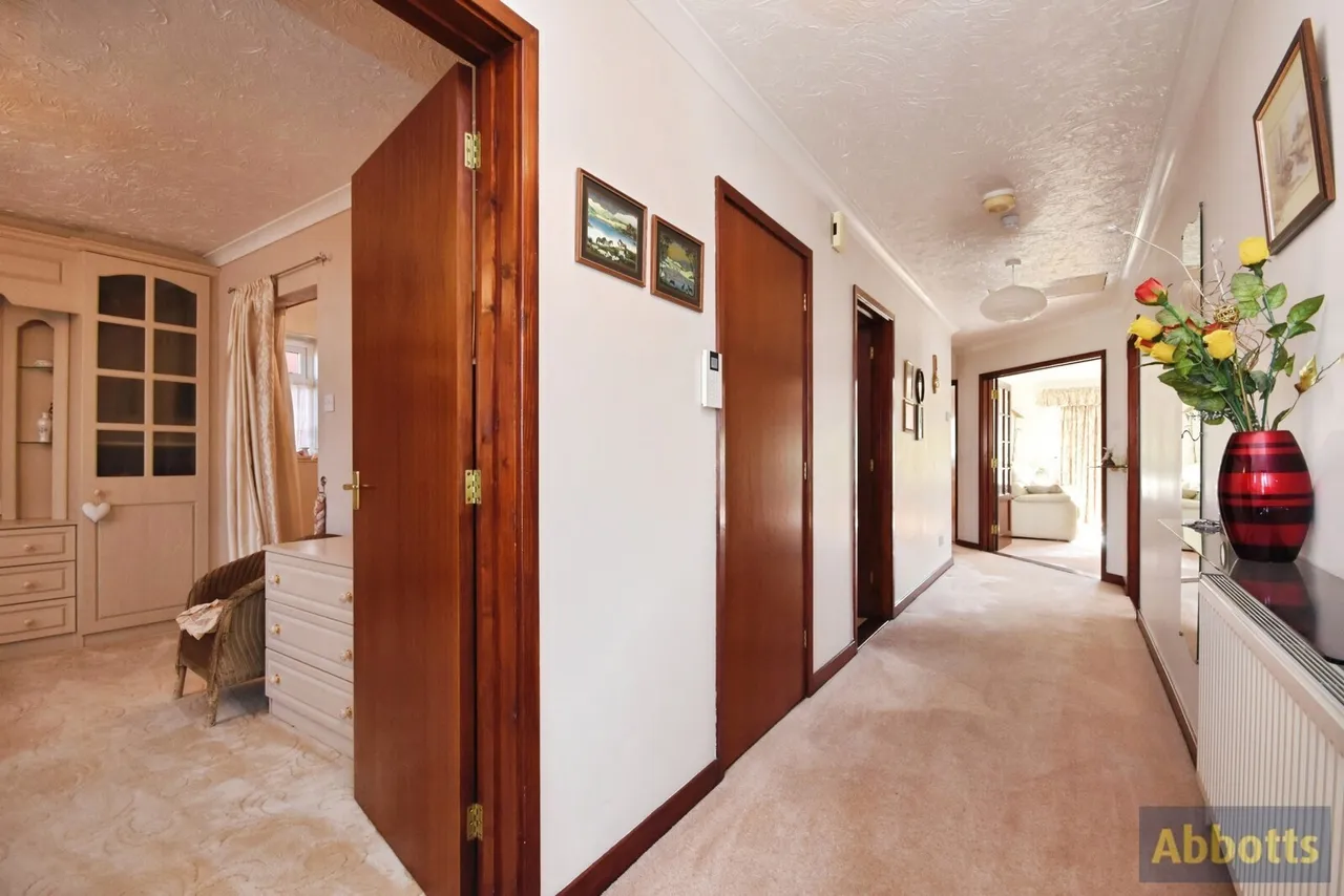 Clarence Road, Rayleigh, Essex, SS6, photo 4