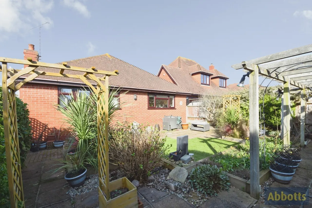 Clarence Road, Rayleigh, Essex, SS6, photo 22