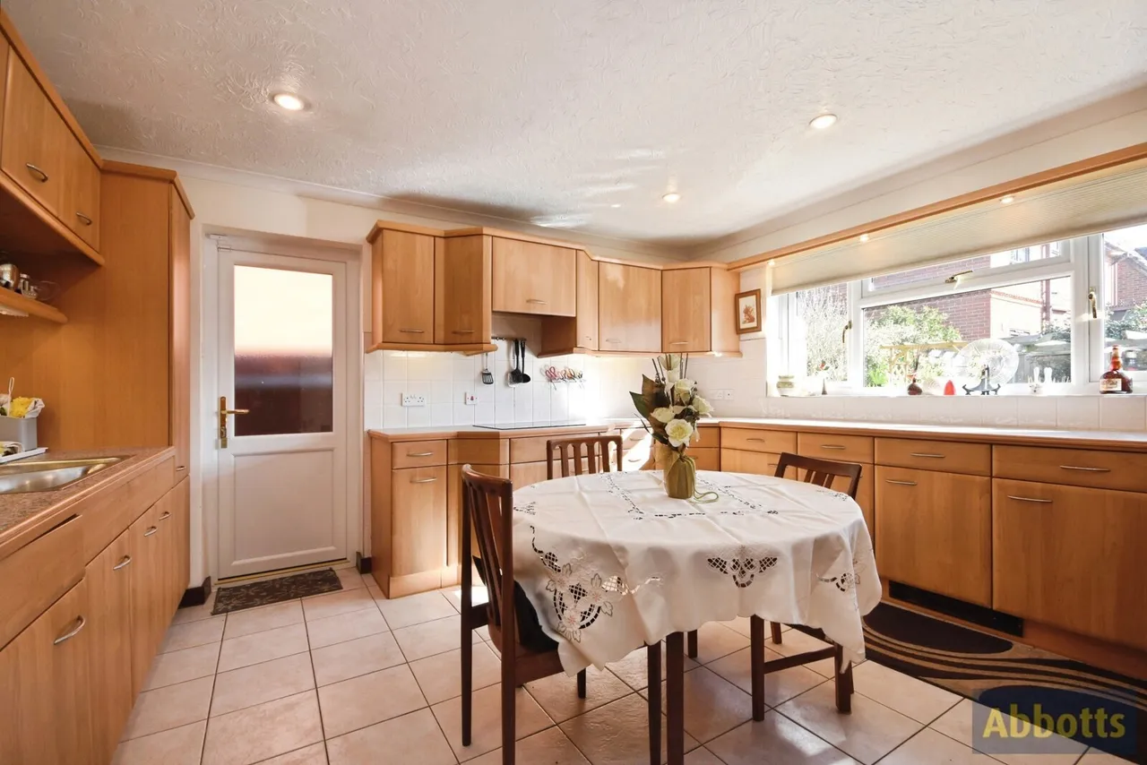 Clarence Road, Rayleigh, Essex, SS6, photo 5