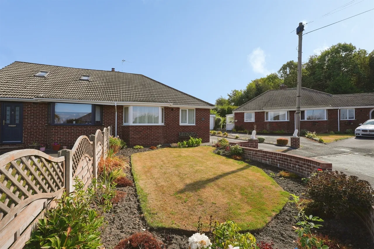 Birch Avenue, Lepton, HD8, photo 12