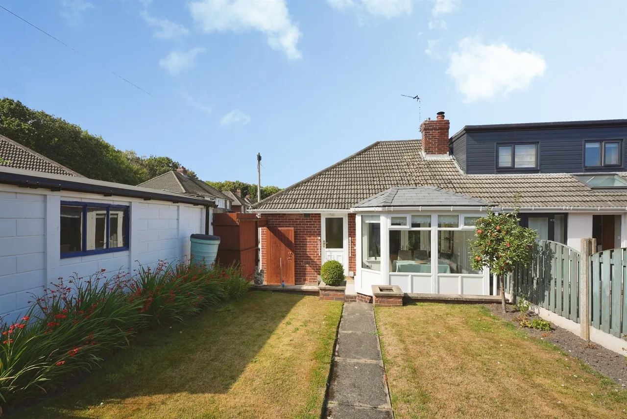 Birch Avenue, Lepton, HD8, photo 16