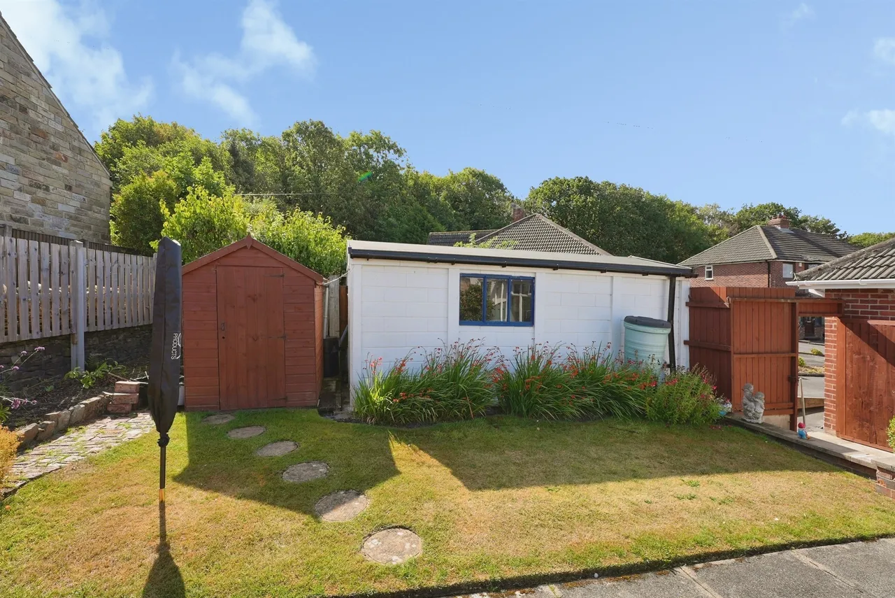 Birch Avenue, Lepton, HD8, photo 17
