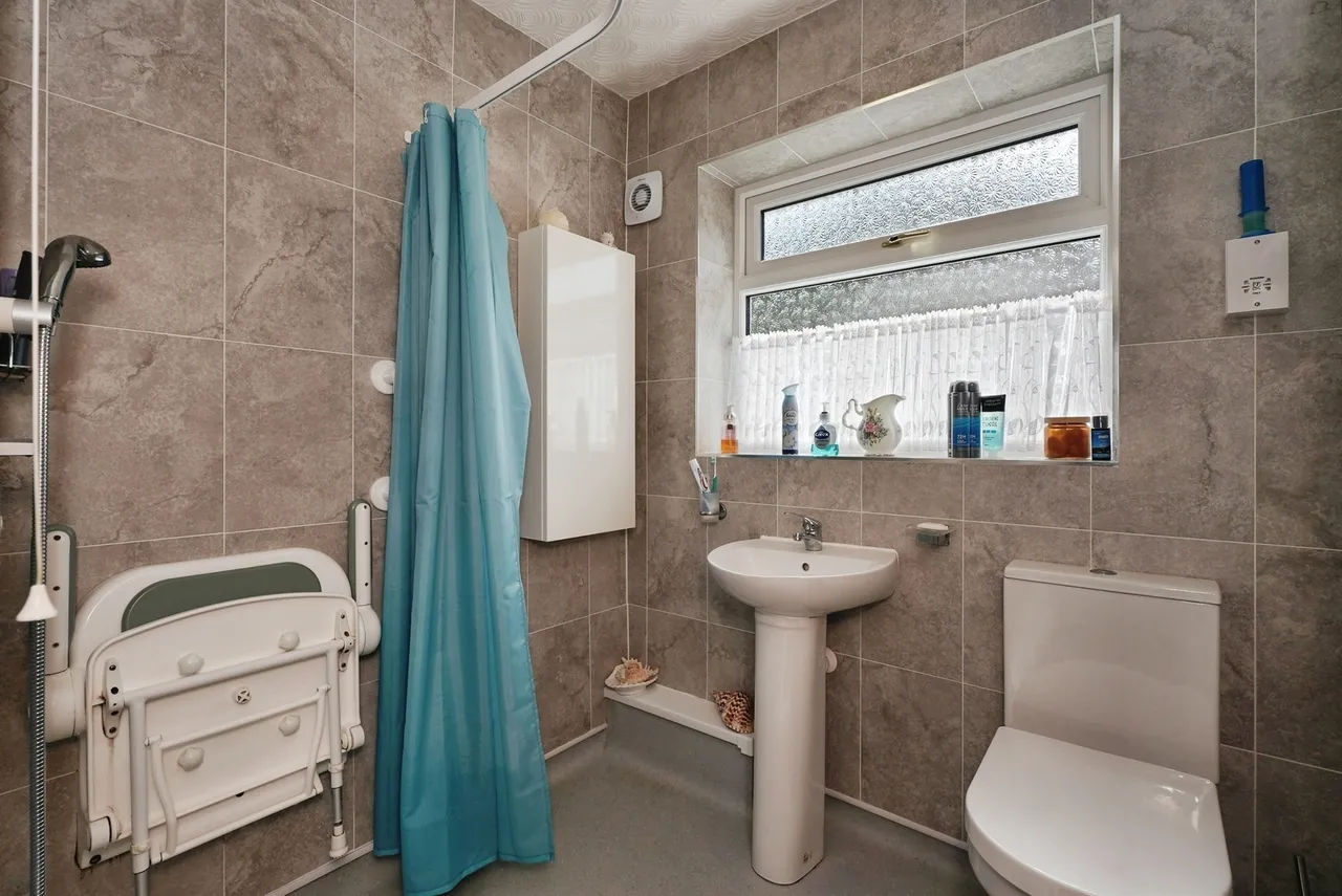 Birch Avenue, Lepton, HD8, photo 11