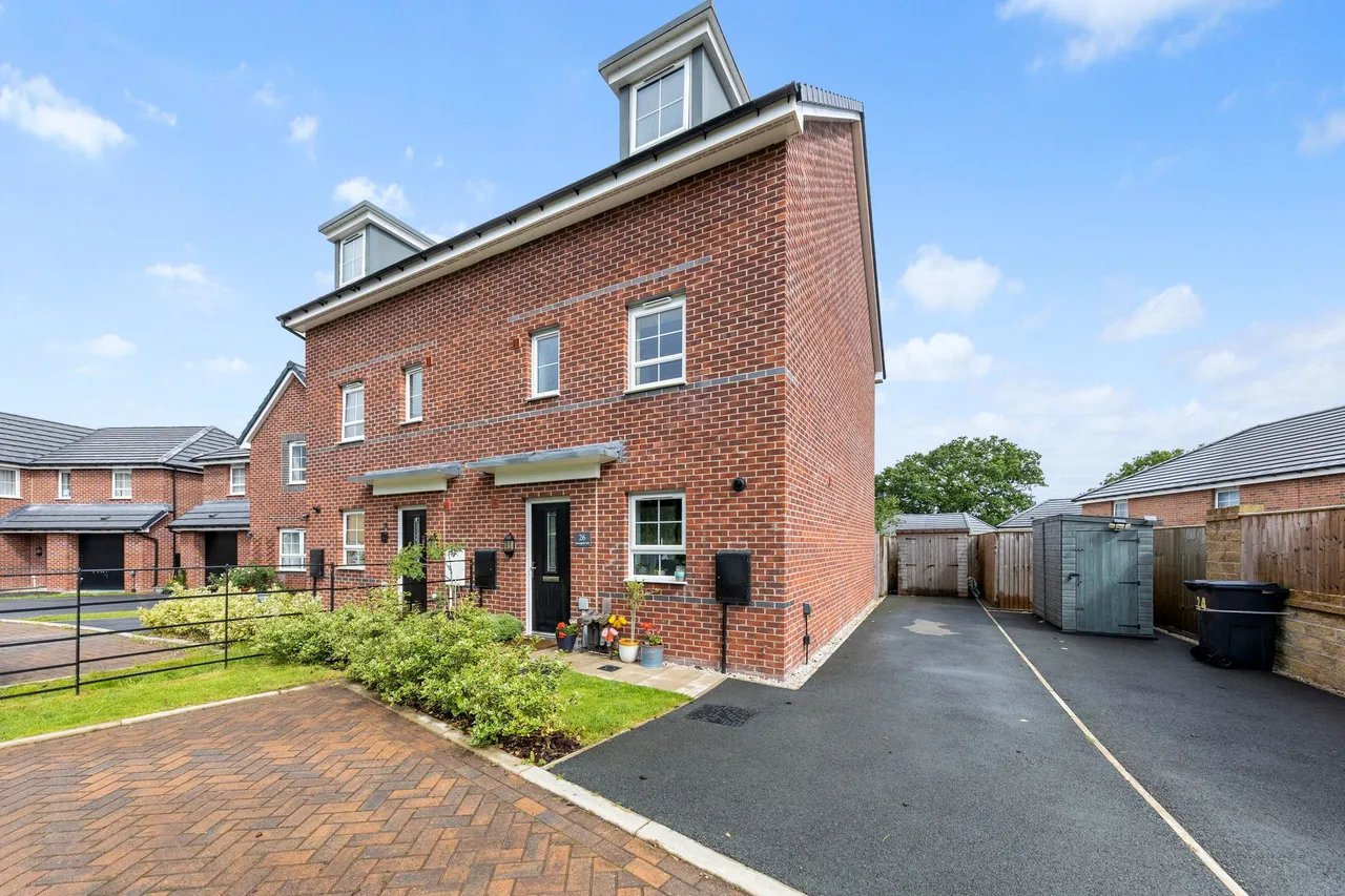4 bed house for sale — Honeygold Vale, Appleton, Warrington, Warrington, WA4 5RQ