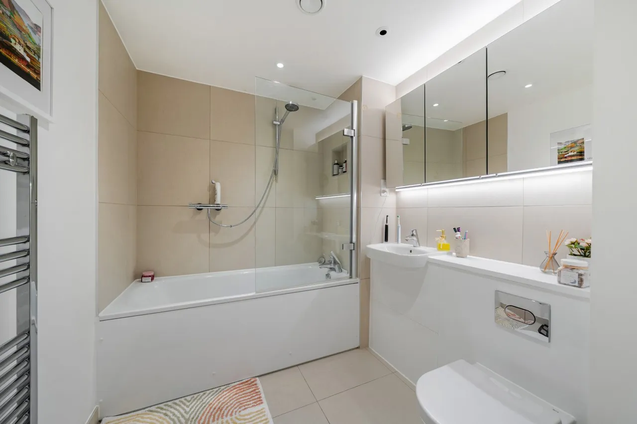 Wyndham Road, SE5, photo 13