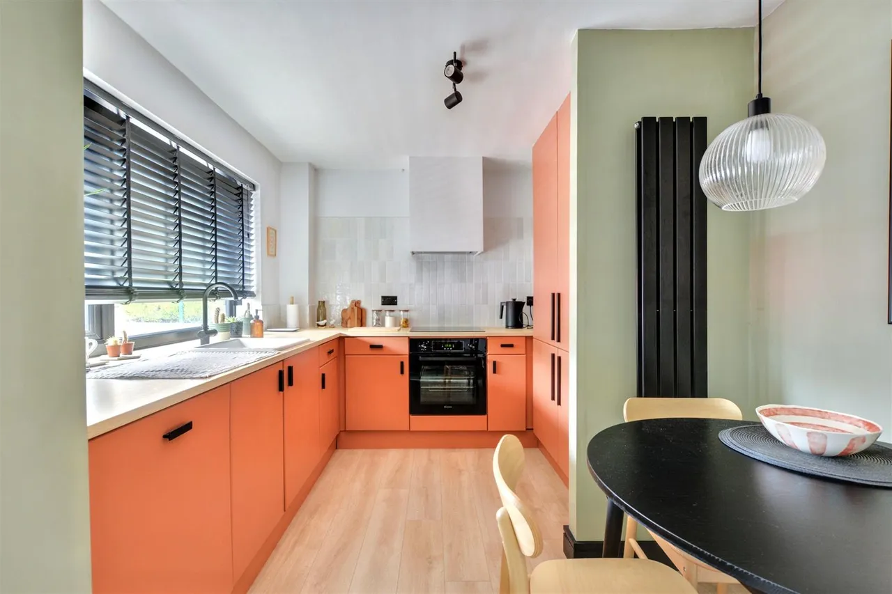 Brook Close, Nottingham, NG6, photo 2