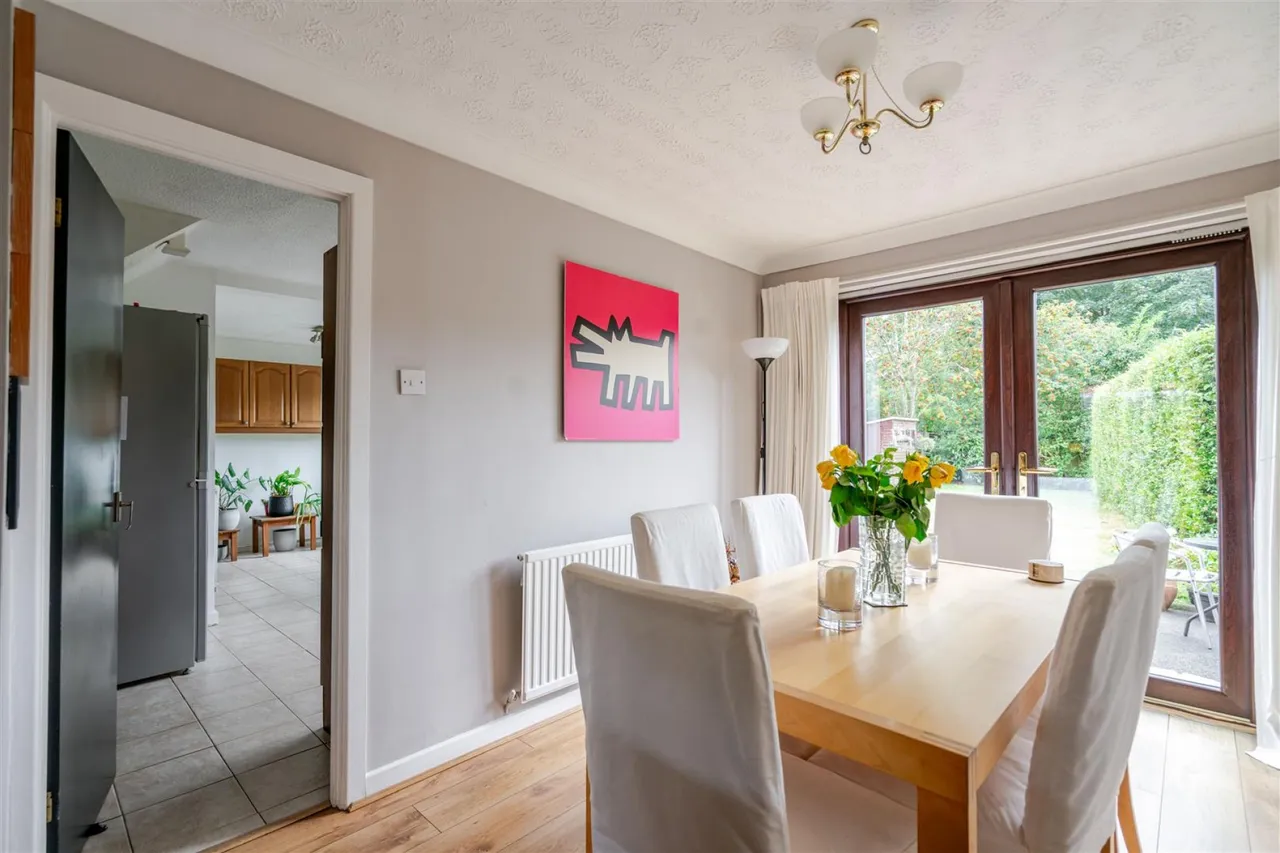 Beechfield Drive, Leigh, photo 10
