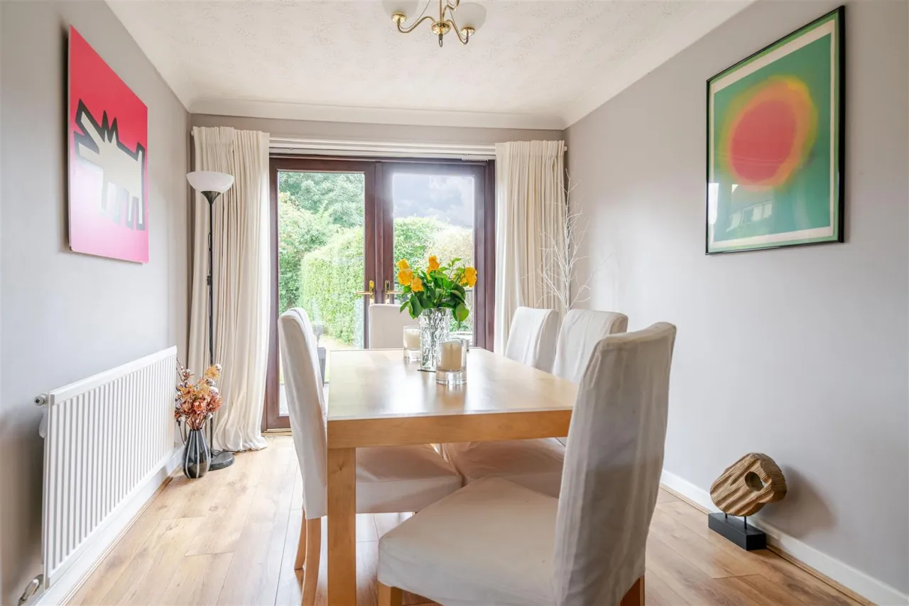 Beechfield Drive, Leigh, photo 11