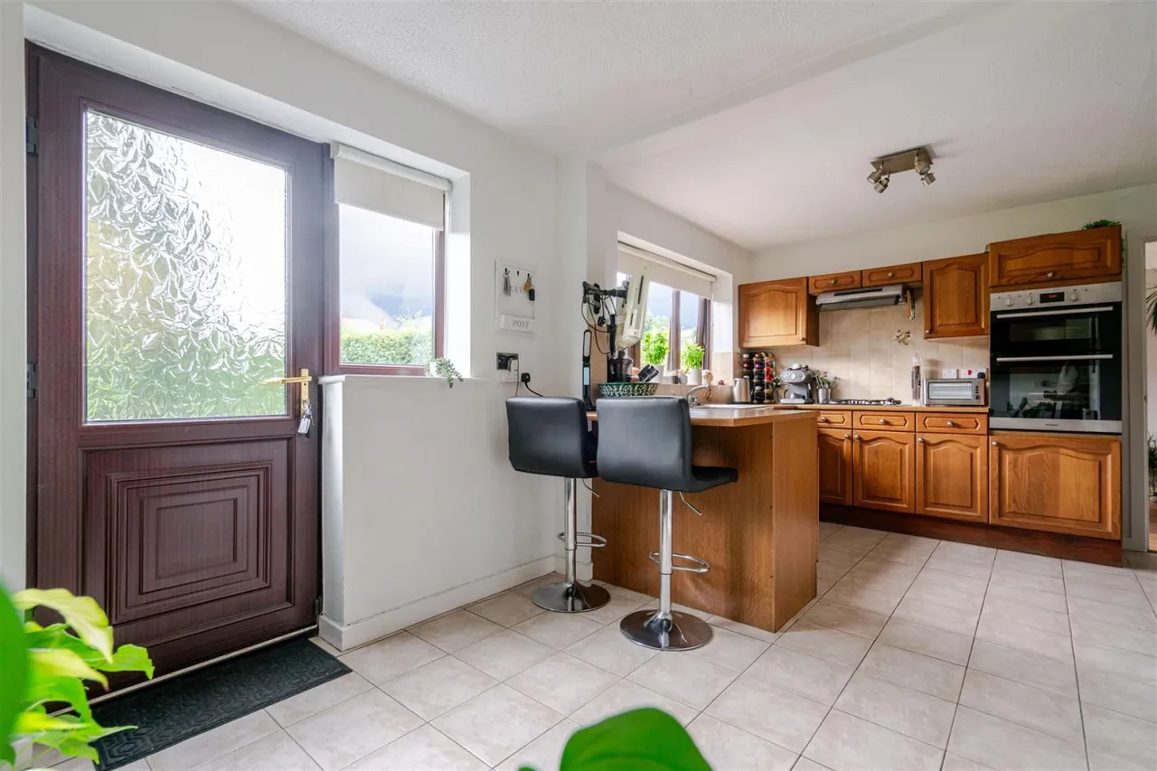 Beechfield Drive, Leigh, photo 9