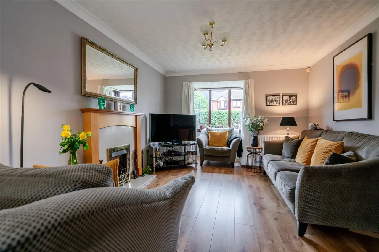 Beechfield Drive, Leigh, photo 3