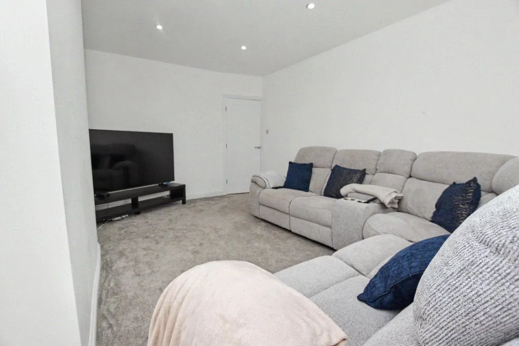 Hill End Crescent, Leeds, LS12, photo 5
