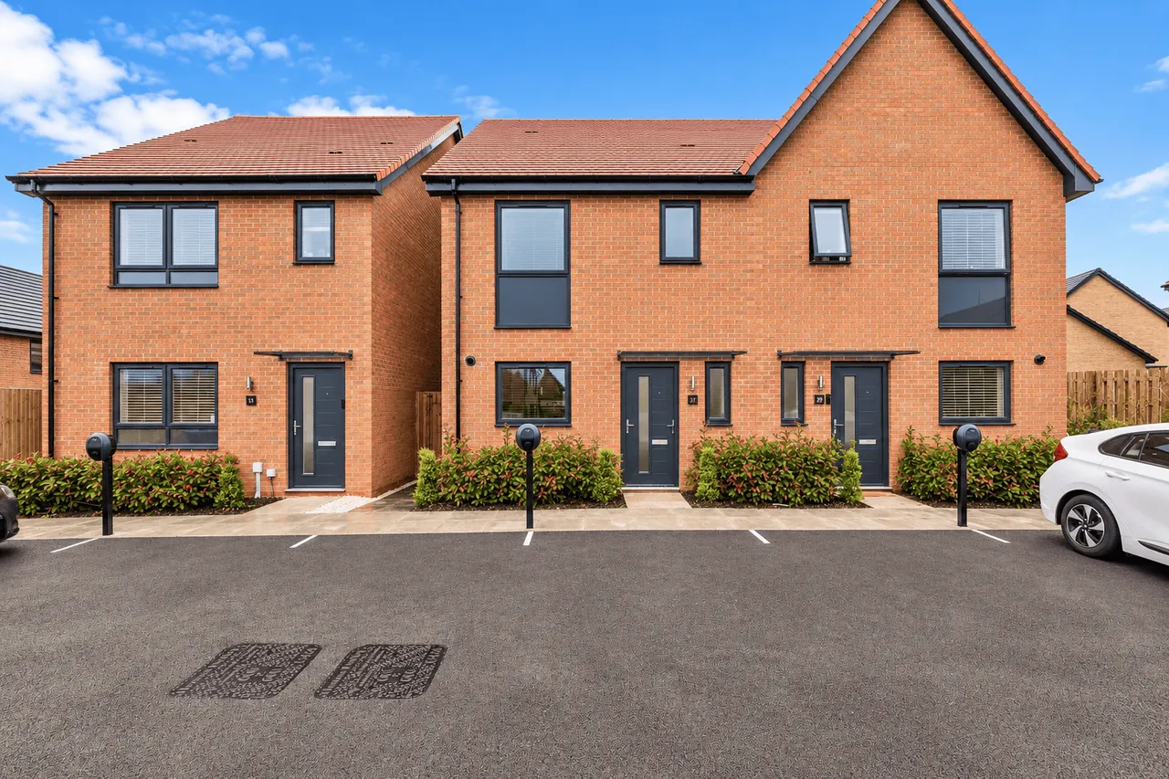 3 bed house for sale, Off Calverton Lane, Milton Keynes, MK8